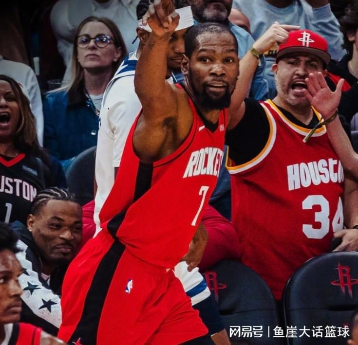 火箭赢球又出新问题，杜兰特历史第一！申京有功有过，一人成关键